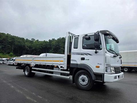 현대 메가트럭 5톤 카고 2017년식 8,001km 무사고 중고화물차
