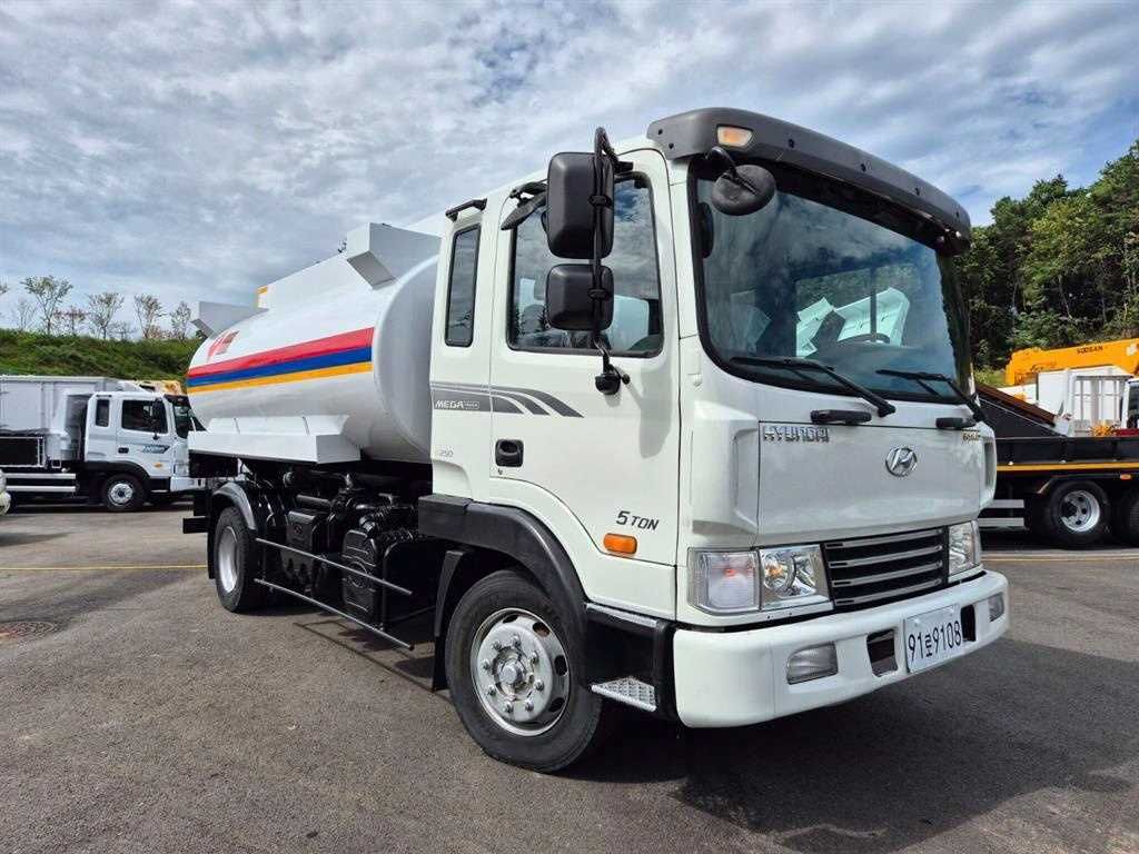 현대 메가트럭 5톤탱크로리 10000리터 2011년 149,000km 무사고 중고화물차